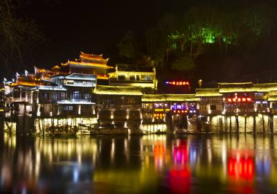 夜游鳳凰古城，感受別樣的古城美